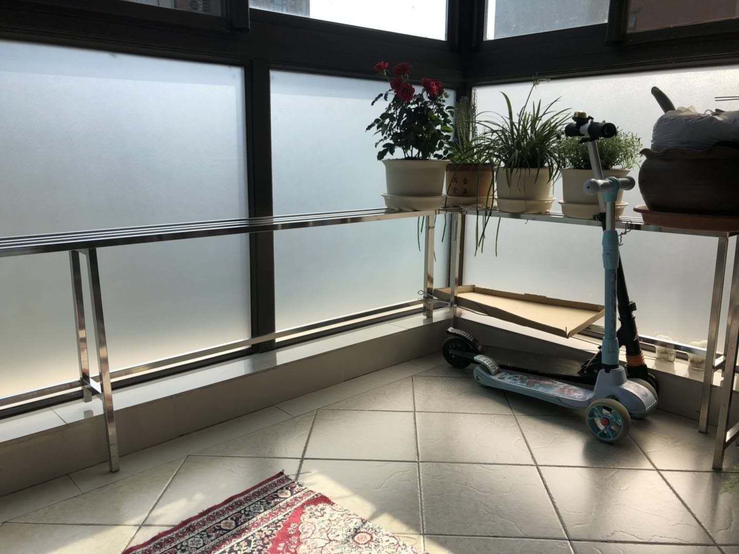 苏州风水大师龙德用磨砂玻璃为客户化解诸多风水问题